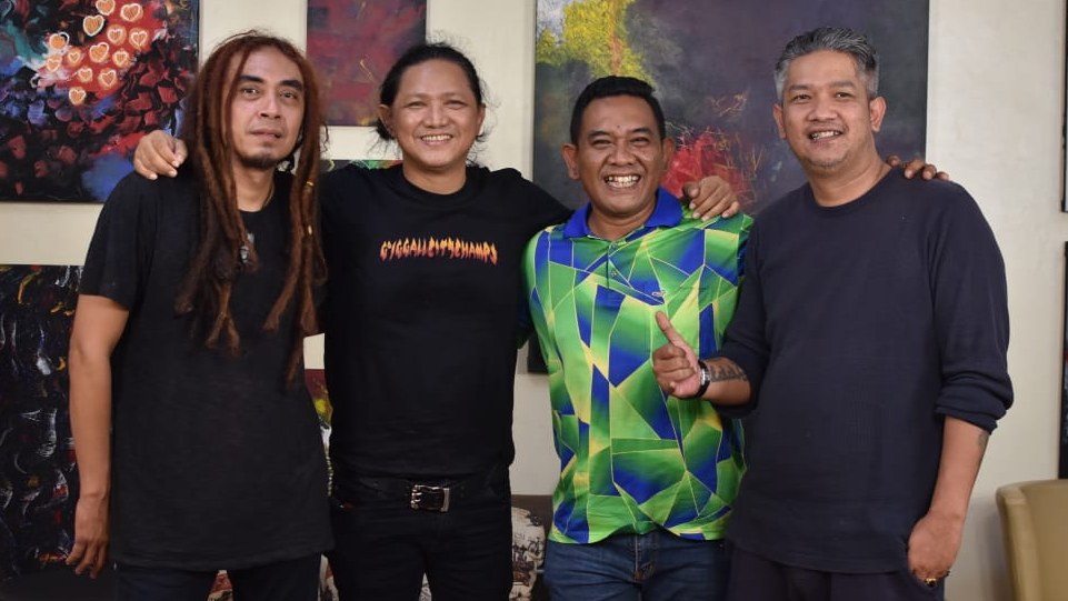 AM Kuncoro bersama Steven & Tege Coconut Treez Siap Lestarikan Bahasa Daerah Lewat Lagu Mimi Mintuno Tresno – Beritasumbar.com