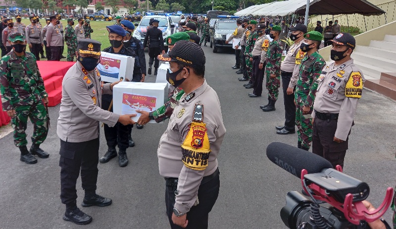 Bantu Warga Terdampak Covid-19, Polda Riau dan Korem Wirabima Kirim Bantuan