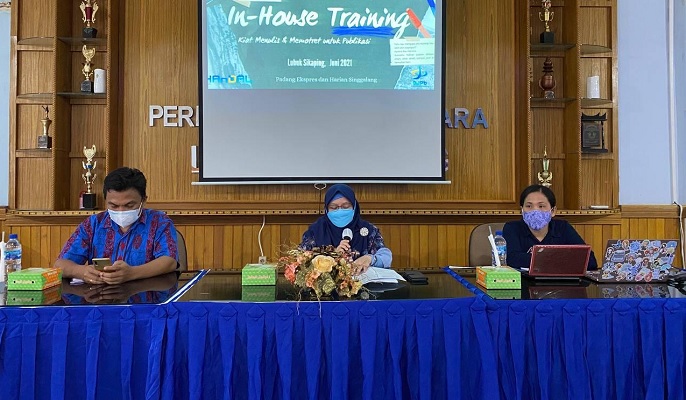 Gandeng Singgalang dan Padeks, KPPN Lubuk Sikaping Gelar “In House Training” Kehumasan dan Literasi