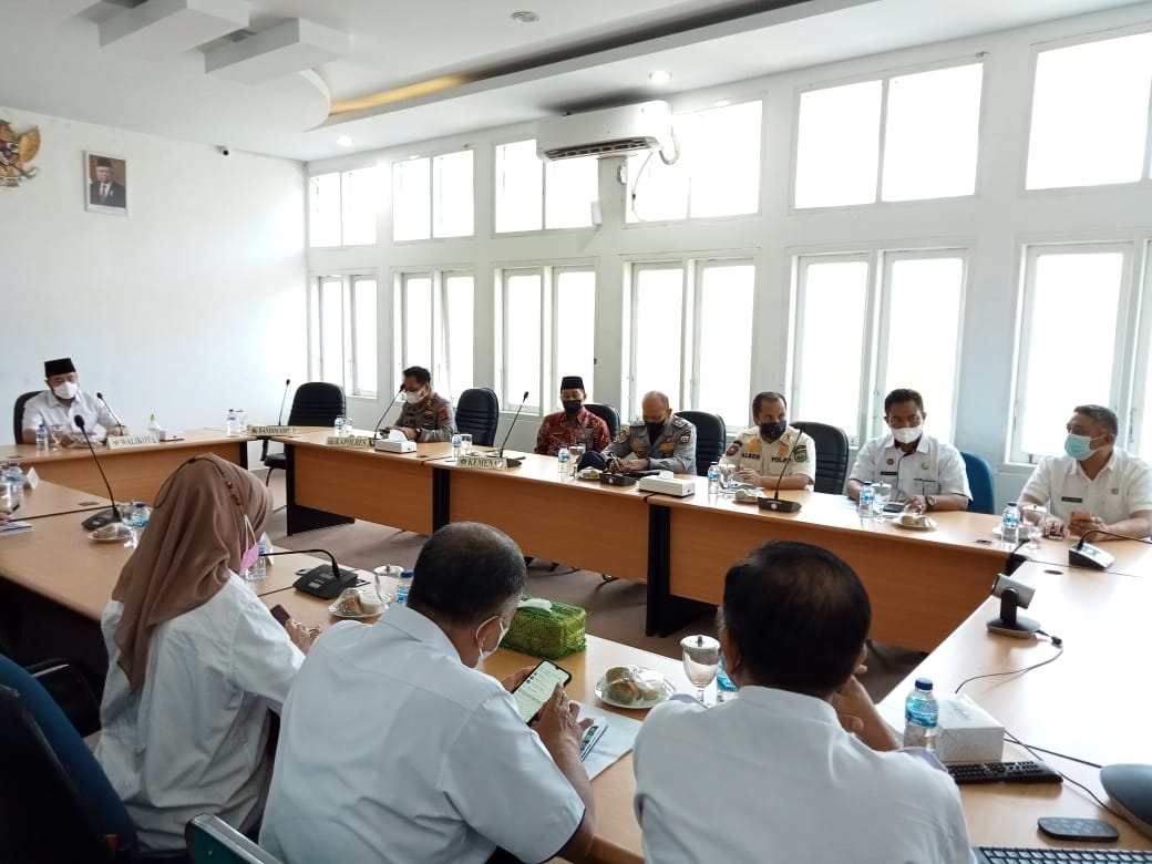 Kakankemenag Kota Padang Panjang Hadiri Undangan Video Conference PPKM – Beritasumbar.com