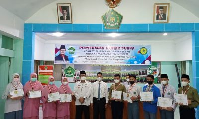 Kemenag Serahkan Hadiah Juara KSM Tingkat Kota Padang Panjang Tahun 2021 – Beritasumbar.com